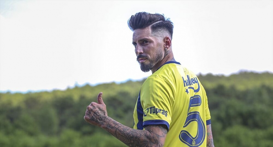 Fenerbahçeli Jose Sosa Trabzonspor'a haber yolladı