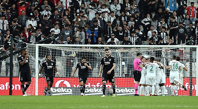 Beşiktaşlı taraftarlardan oyunculara tepki