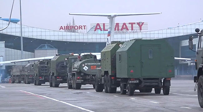 Almatı Havalimanı'na Rus birlikleri akın ediyor