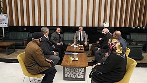 Başkan Palancıoğlu'ndan Vatandaşlara Çay İkramı