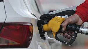Son dakika: Savaş akaryakıt fiyatlarını da vurdu! Benzin ve motorine büyük zam geldi