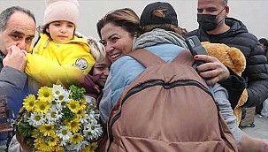 Ukrayna'dan tahliye edilen gelen ilk kafile İstanbul'a ulaştı