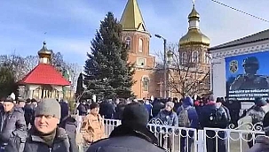 Ukrayna halkı orduya katılmak için gönüllü oldu