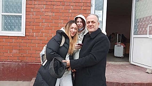 Ukrayna'ya gidip, eşi ve kızını aldı