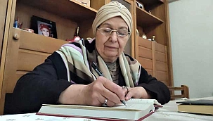 32 yıllık yaşantısını günü gününe 32 deftere sığdırdı