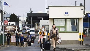 453 bin kişi Ukrayna'dan Polonya'ya geçti
