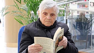 91 yaşında, ayda 3 kitap okuyarak gençlere örnek oluyor