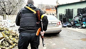 Almanya'da aşırı sağcı bir grup Ukrayna'ya savaşa katılmak için yola çıktı