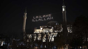 Ayasofya-i Kebir Camii'nde 88 yıl sonra ilk teravih namazı!