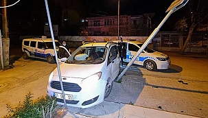 Babasından habersiz aldığı araçla polisten kaçarken kaza yaptı