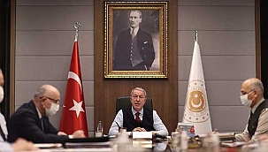 Bakan Akar, komutanlarla Ukrayna'daki durumu değerlendirdi