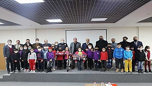 Başkan İlmek, Mangala Turnuvası Ödül Töreninde Öğrencilerle Buluştu