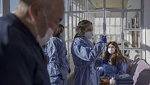 Bilim Kurulu Üyesi Şener: Omicron varyantı çözülme periyoduna girdi