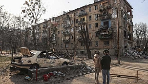 Bombardımanın devam ettiği Kiev'de Ukraynalılar yaraları sarmaya devam ediyor