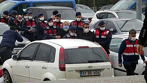 Cezaevindeki PKK'lılara finans sağladığı iddia edilen sanıklar adliyede