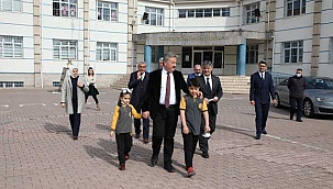 Eğitim Konusunda Çok Hassasız: İlçemize 14 Okul, 8 Kütüphane Yaptık