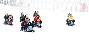 Erciyes'te Artık Çekilmez Oldun, Eşler Arası Kızak Yarışması'nda Renkli Görüntüler