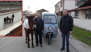 Hayırsever triportör hediye etti. Gül emekliye ayrıldı
