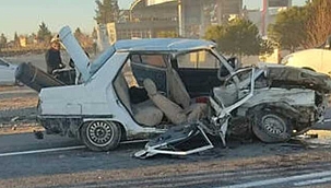 İki otomobilin çarpıştığı feci kazada...