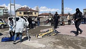 Kayseri'de Suriye uyruklu bir kişi sokak ortasında...