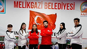 Kayseri'li engelli üç arkadaş başarılar için birlikte ter döküyor