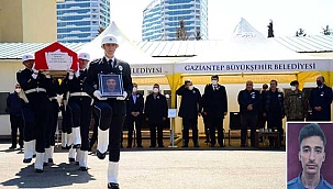 Kazada ikizlere hamile eşiyle yaşamını yitiren polis memuru için tören düzenlendi