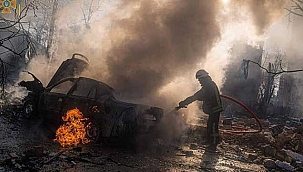 Kiev’in Podil semtine füze düştü!