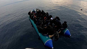 Lastik bottaki 60 kaçak göçmen kurtarıldı