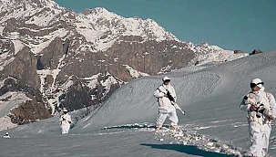 Mehmetçik zorlu kış şartlarında hudut güvenliği için görevde