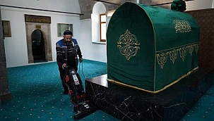 Melikgazi'nin Türbelerinde Gül Suyu İle Genel Temizlik Yapıldı