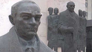 Meydandaki Atatürk Anıtı ile ilgili flaş tartışma!