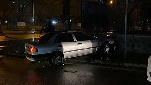 Restoranta saldırı düzenleyen şahıs arabasıyla kaza yapınca...