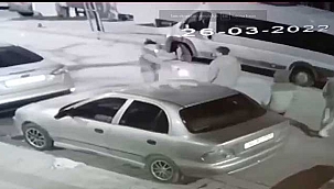 Sokak ortasındaki saldırı anı güvenlik kamerasına yansıdı