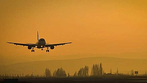 Son Dakika: 133 kişiyi taşıyan Boeing 737 uçağı düştü