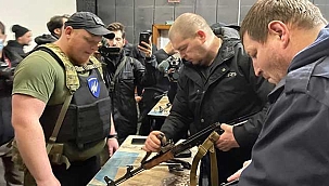 Ukrayna'da sivillere silah eğitimi veriliyor