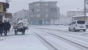 Yoğun kar yağışı nedeniyle 164 yerleşim yerine ulaşım sağlanamıyor