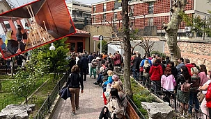 Ayın Biri Kilisesi'ne yüzlerce kişi akın etti