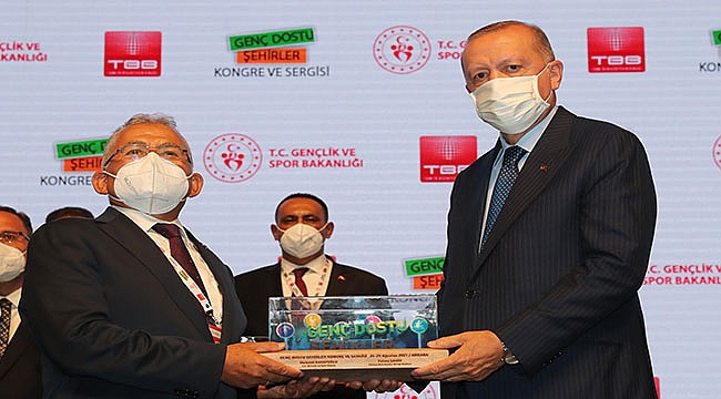 Başkan Büyükkılıç İle Büyükşehir, 3 Yıla 20 Ödül Sığdırdı