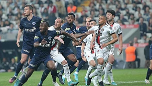 Beşiktaş sahasında Kasımpaşa'ya 3-0 mağlup oldu