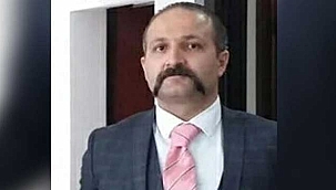 Doktor, uzman çavuş tarafından askerlik şubesinin önünde....