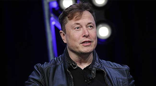 Elon Musk, Twitter'ı aldığını resmen duyurdu
