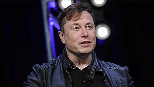 Elon Musk, Twitter'ı aldığını resmen duyurdu