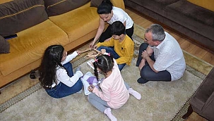 Evlenmeden önce birbirine söz verdiler. 3 çocuğa koruyucu aile oldular