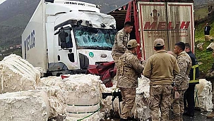 Feci kazada 2 TIR kafa kafaya çarpıştı