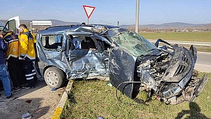 Feci kazada cip ile hafif ticari araç çarpıştı