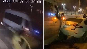 Feci kazada park halindeki araçlara çarpan minibüs...