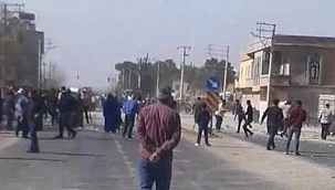 İki grup yol kapatıp kavga etti! Çok sayıda yaralı...