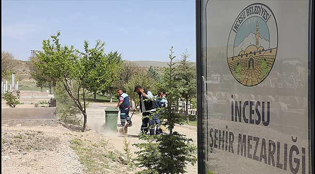 İncesu Belediyesi, mezarlıklarda bayram temizliği yapıyor