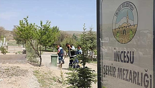 İncesu Belediyesi, mezarlıklarda bayram temizliği yapıyor
