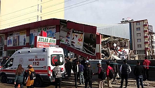 İnşaat alanının yanındaki AVM'nin duvarı çöktü!